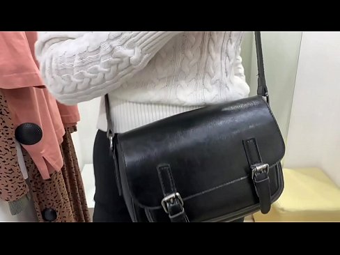❤️ Javna masturbacija mlade kujice FeralBerry s dildom u sobi za mjerenje ❤ Ključe na hr.watchhentai.ru